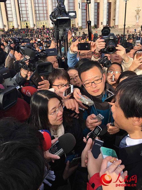 ��܊��ӛ�߈F(tu��n)�F(tu��n)��ס������ˮ?d��ng)z